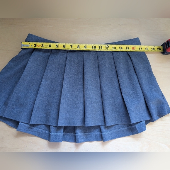 GARAGE Gray Mini School Girl Skirt Size Large Inside Shorts Side Zipper Closure - Picture 7 of 8